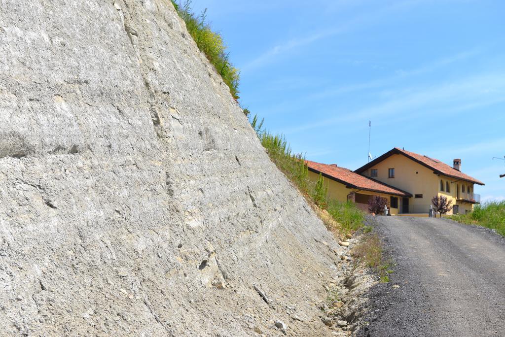 Casa Vacanze Il Brichet Mondovì Habitación foto